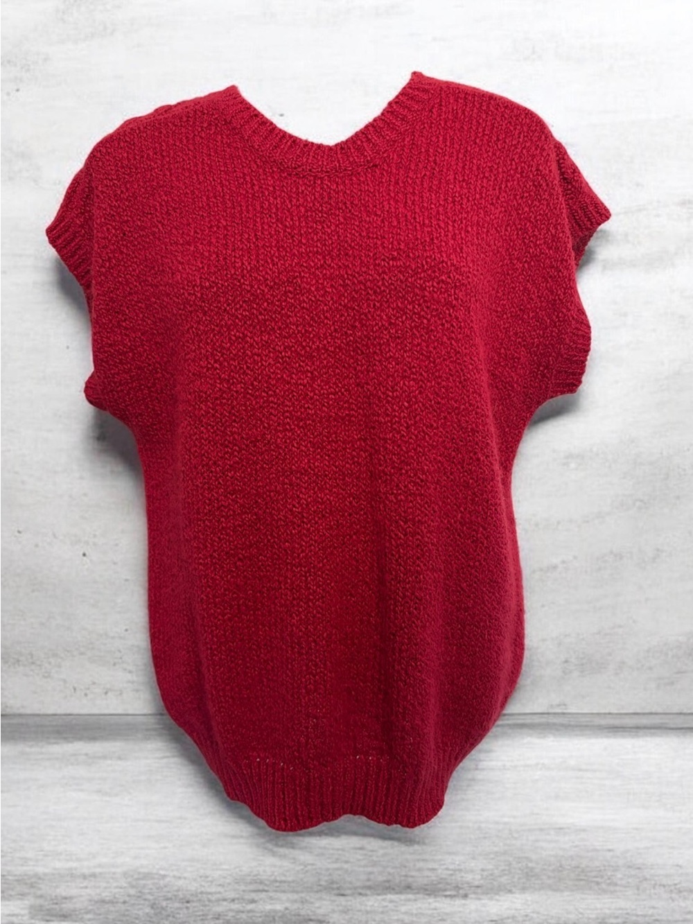 Essentials Women's Red V-Neck Short-Sleeve Knit Sweater (v)